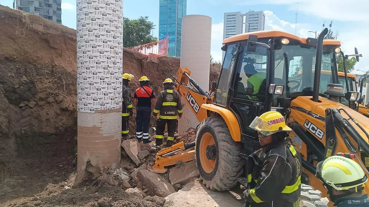 accidente en las obras de la via atlixcayotl